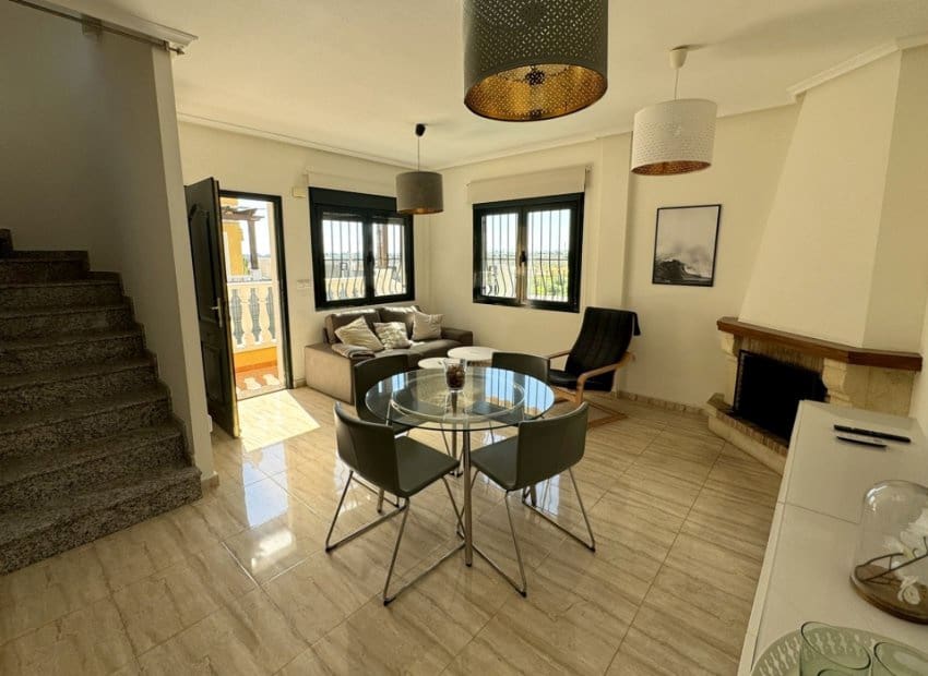 2 chambre Villa/Maison Semi-Mitoyenne à vendre à Ciudad Quesada avec piscine - 250 000 € (Ref: 9816641)