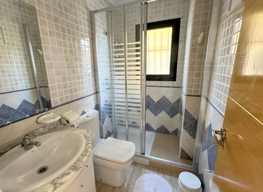 2 chambre Villa/Maison Semi-Mitoyenne à vendre à Ciudad Quesada avec piscine - 250 000 € (Ref: 9816641)