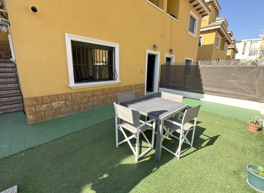 2 chambre Villa/Maison Semi-Mitoyenne à vendre à Ciudad Quesada avec piscine - 250 000 € (Ref: 9816641)