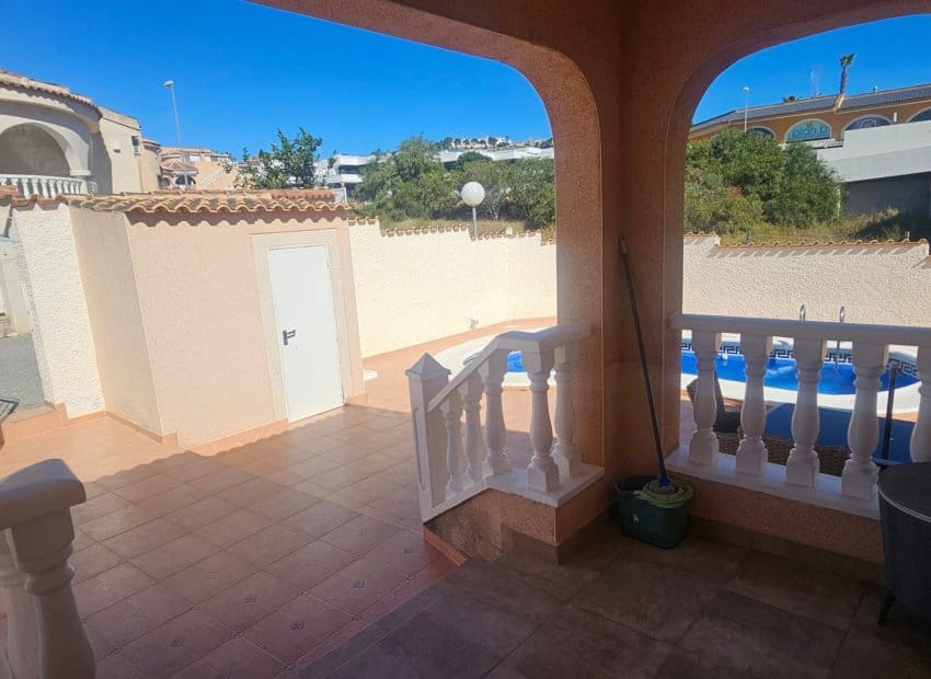 2 bedroom Villa for sale in Rojales with pool - € 285,000 (Ref: 9867946)