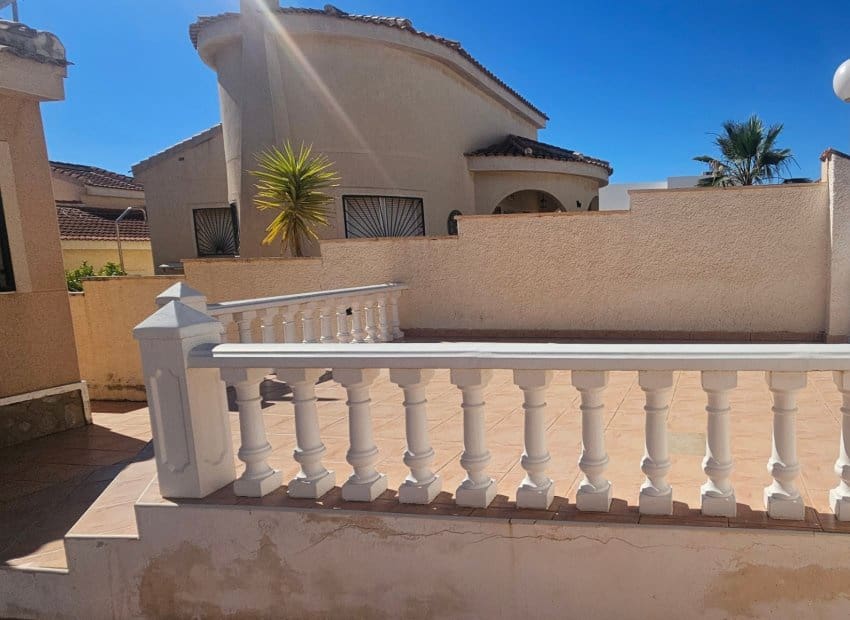 2 bedroom Villa for sale in Rojales with pool - € 285,000 (Ref: 9867946)