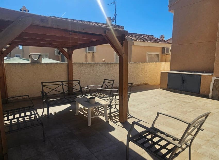 2 bedroom Villa for sale in Rojales with pool - € 285,000 (Ref: 9867946)