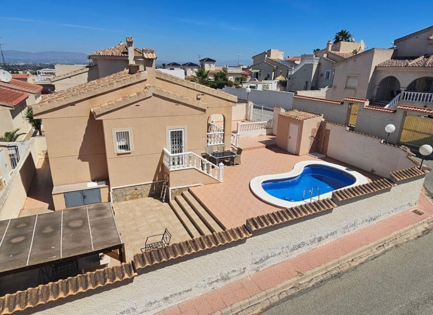 2 bedroom Villa for sale in Rojales with pool - € 285,000 (Ref: 9867946)
