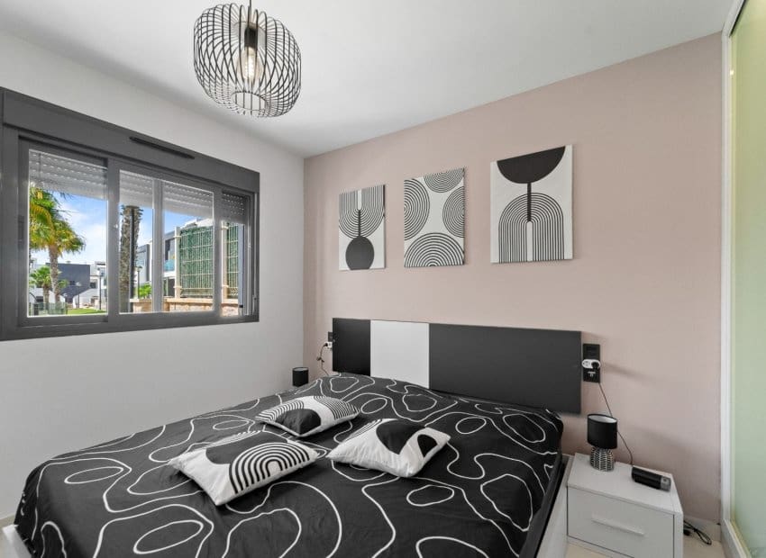 2 bedroom Apartment for sale in Punta Prima with pool garage - € 294,500 (Ref: 9928608)