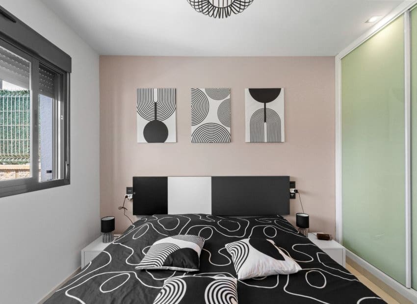 2 bedroom Apartment for sale in Punta Prima with pool garage - € 294,500 (Ref: 9928608)