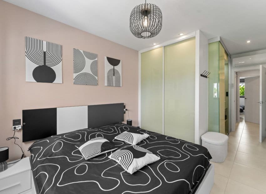 2 bedroom Apartment for sale in Punta Prima with pool garage - € 294,500 (Ref: 9928608)