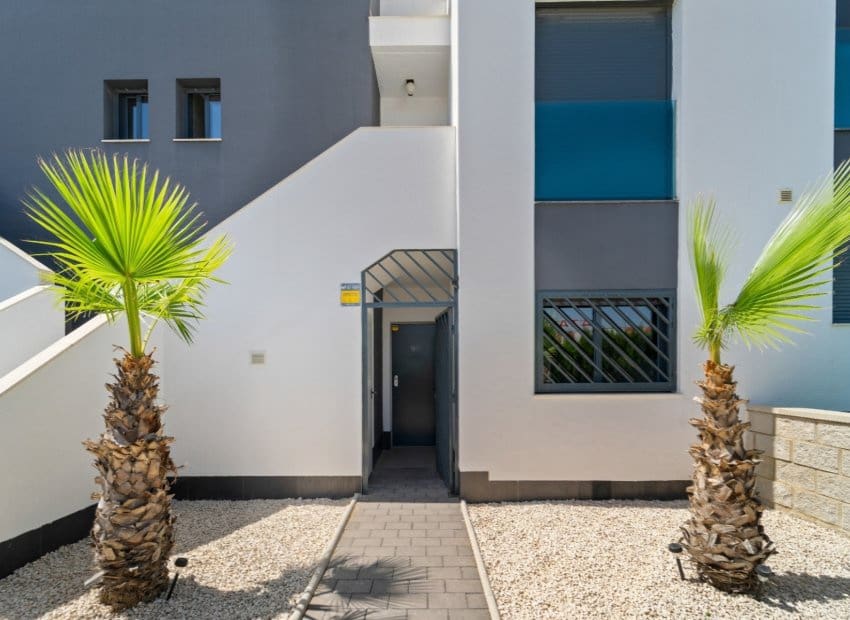 2 bedroom Apartment for sale in Punta Prima with pool garage - € 294,500 (Ref: 9928608)