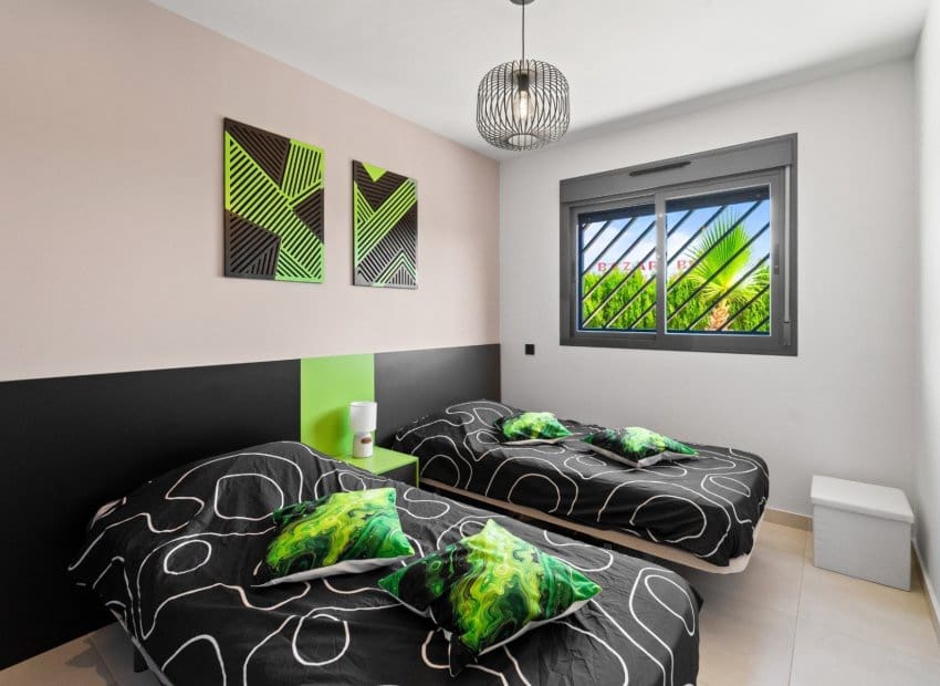 2 bedroom Apartment for sale in Punta Prima with pool garage - € 294,500 (Ref: 9928608)