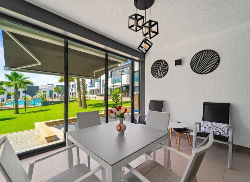 2 bedroom Apartment for sale in Punta Prima with pool garage - € 294,500 (Ref: 9928608)