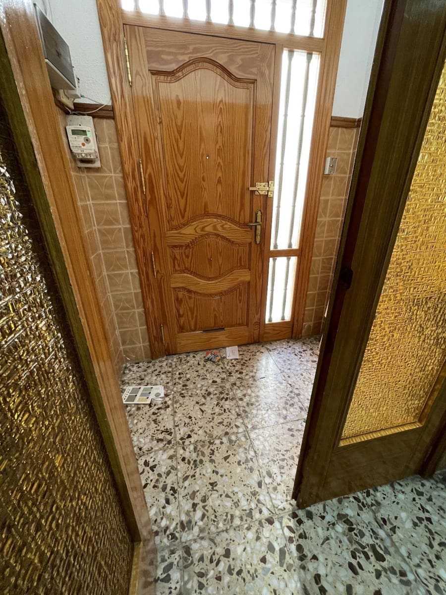 3 bedroom Villa for sale in Elda € 60,000 (Ref 8152342)