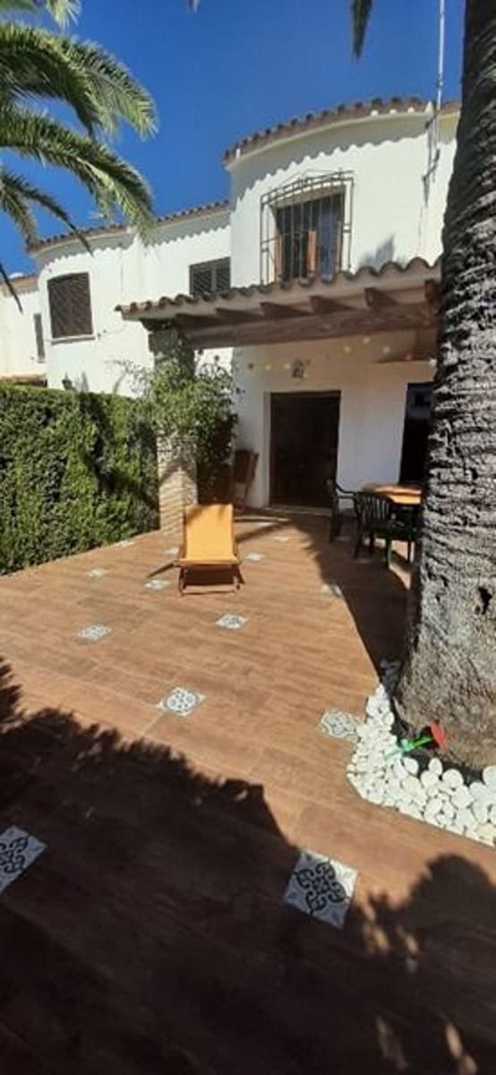 2 bedroom Townhouse for rent in Denia with pool garage - € 1,250 (Ref: 8283658)