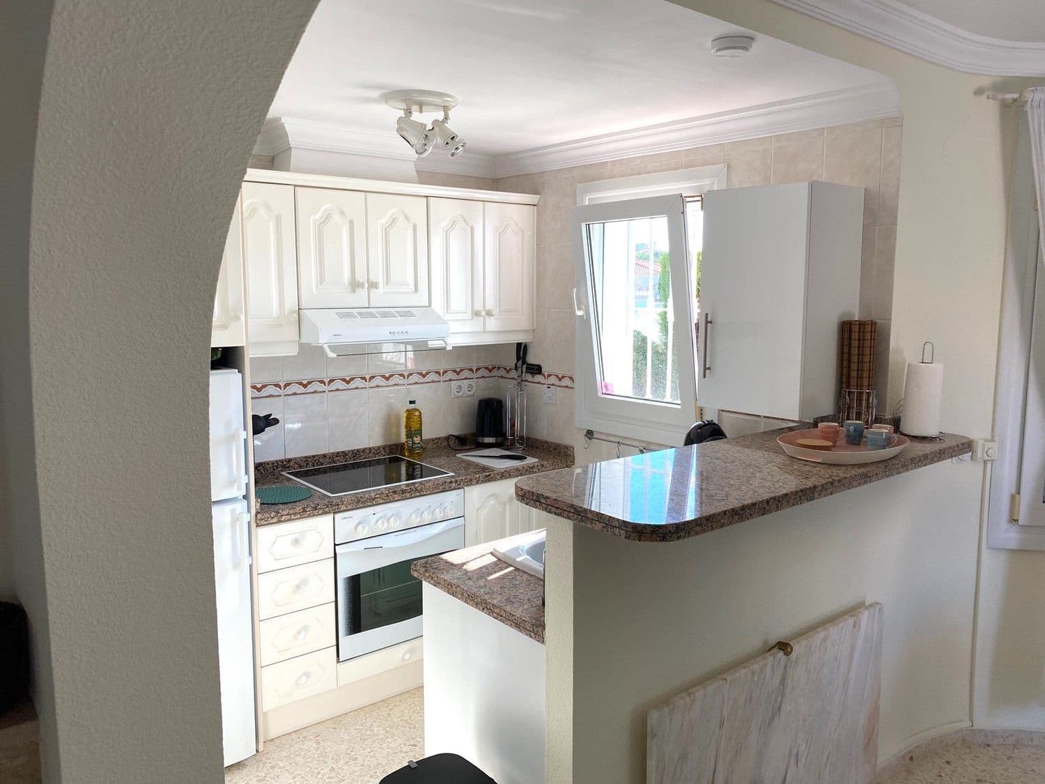 Casa de 2 habitaciones en Dénia en alquiler con piscina garaje - 1.750 € (Ref: 8299776)