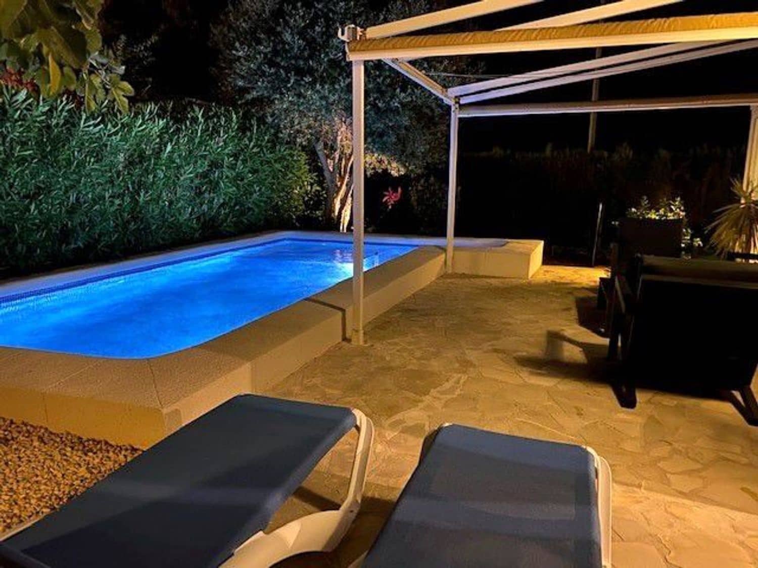 Casa de 2 habitaciones en Dénia en alquiler con piscina garaje - 1.750 € (Ref: 8299776)