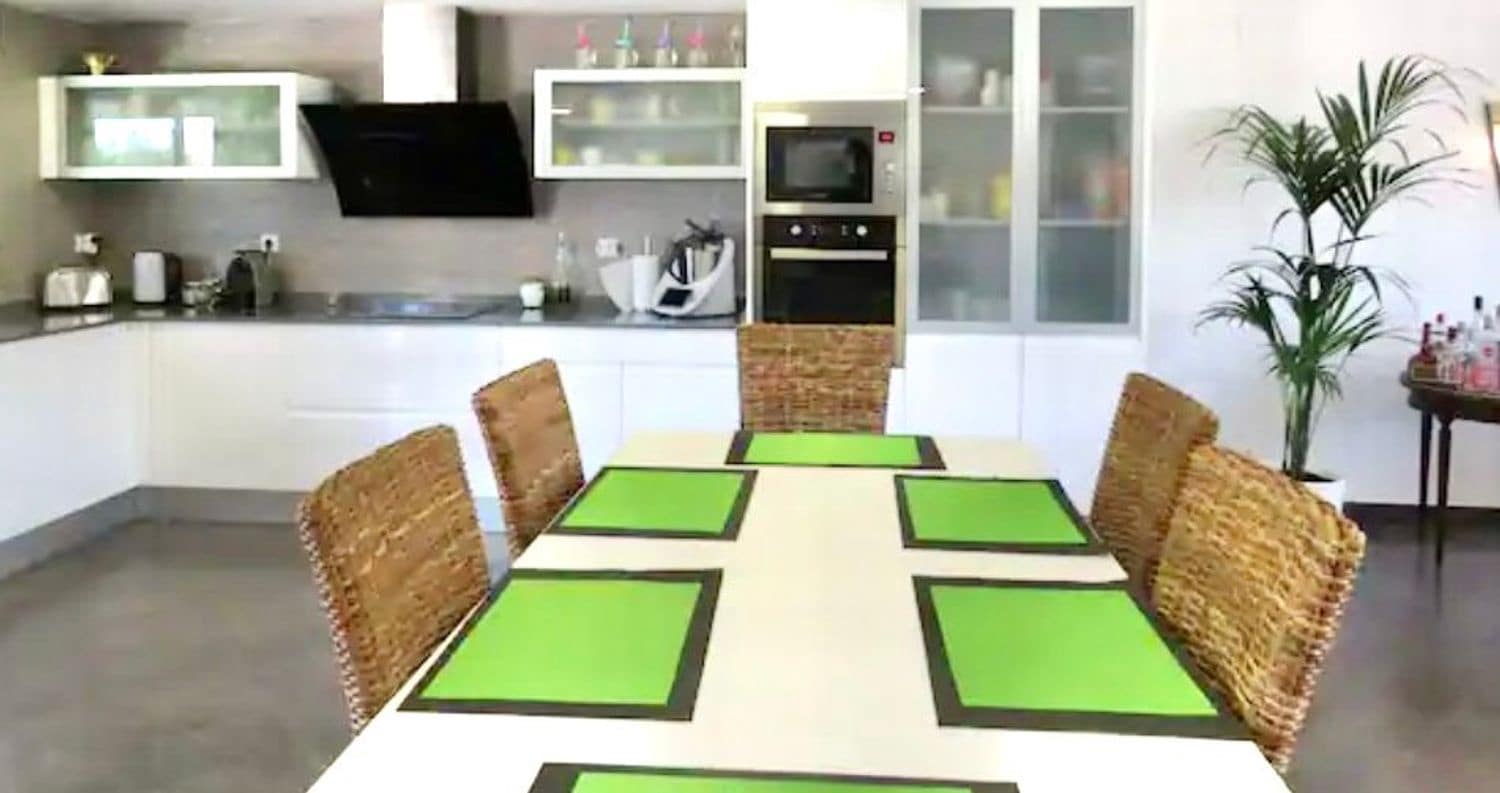 4 soverom Villa til salgs i Oliva med svømmebasseng garasje - € 580 000 (Ref: 8339293)