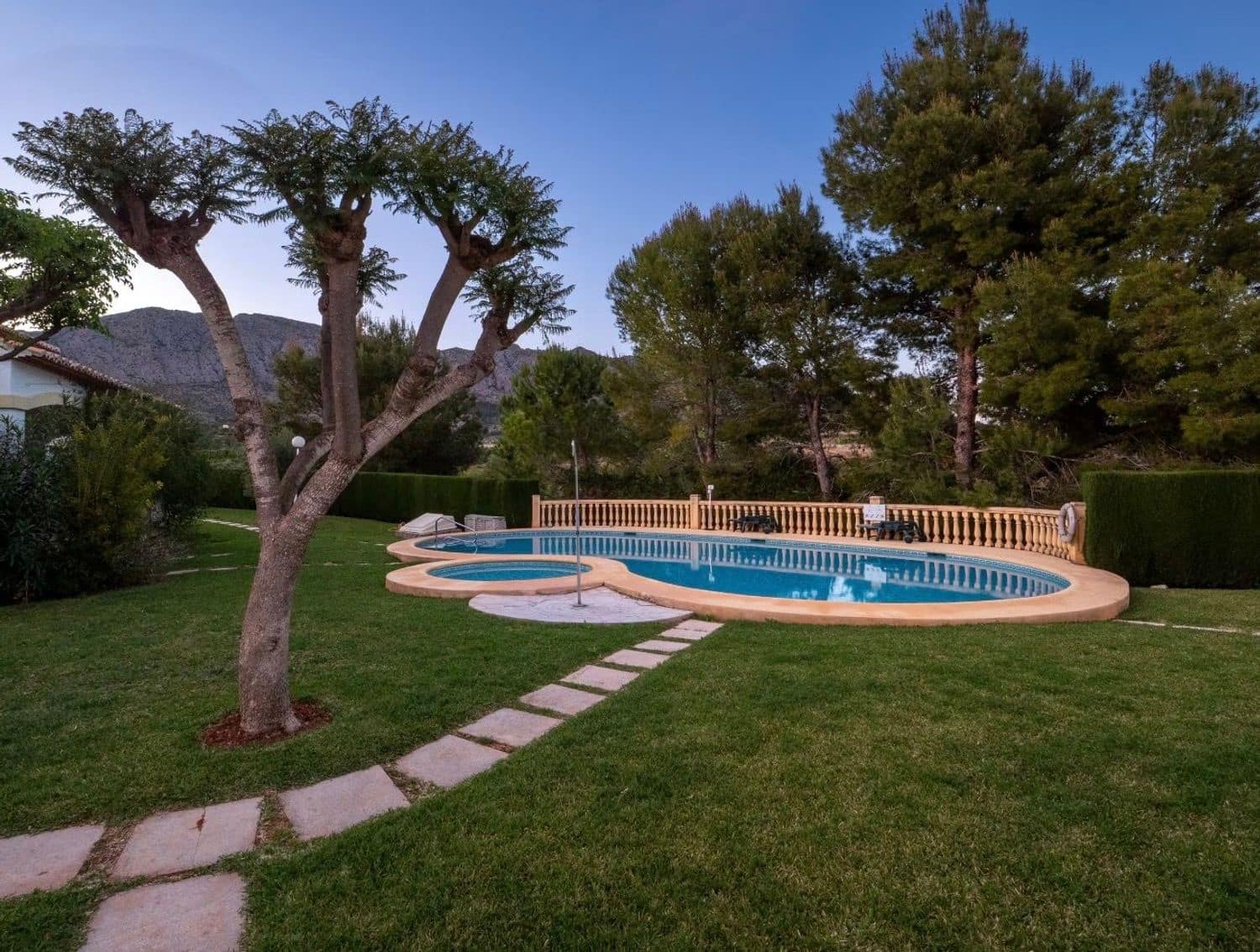 1 bedroom Townhouse for rent in Beniarbeig with pool garage - € 1,100 (Ref: 8573718)