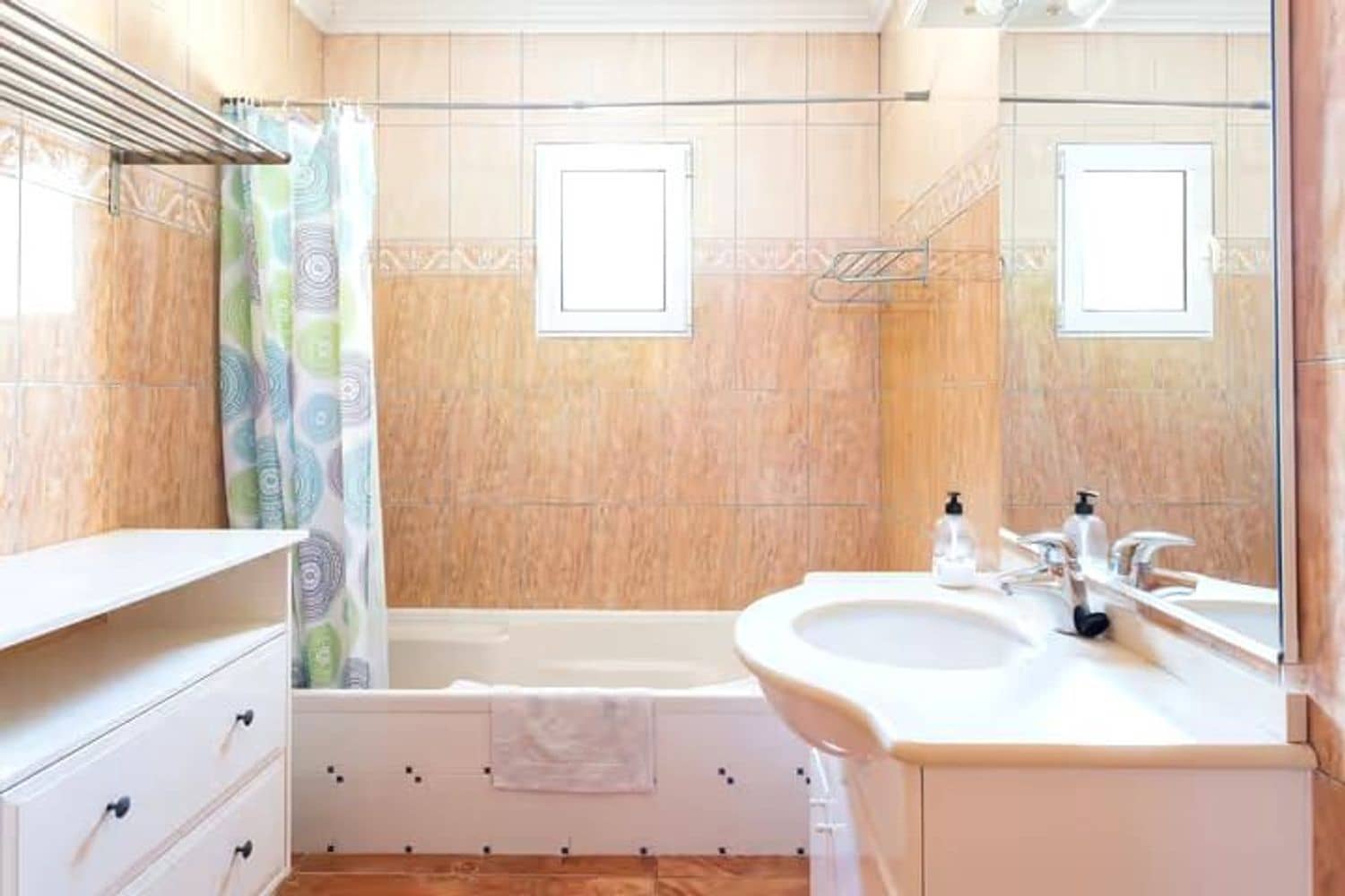 4 soveværelse Lejlighed til leje i Alicante by med garage - € 1.300 (Ref: 8624430)