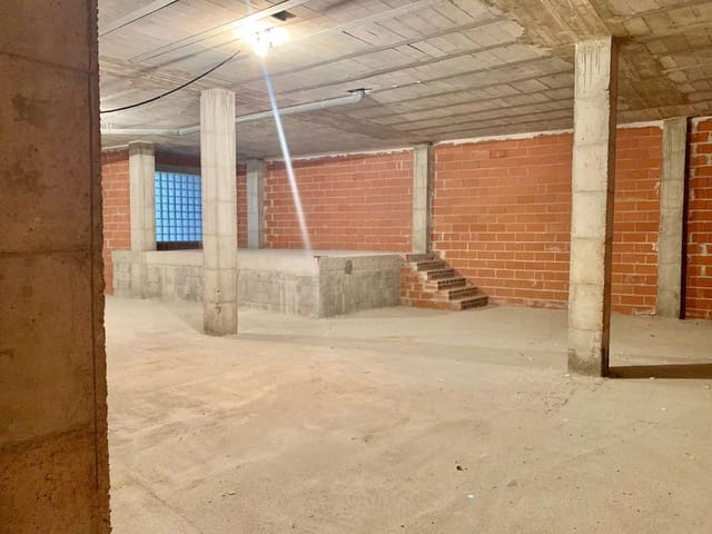 Commercial for sale in Ondara - € 174,000 (Ref: 8775750)