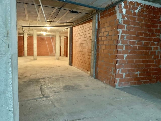 Commercial for sale in Ondara - € 174,000 (Ref: 8775750)