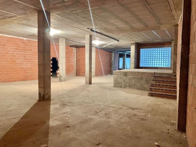 Commercial for sale in Ondara - € 174,000 (Ref: 8775750)