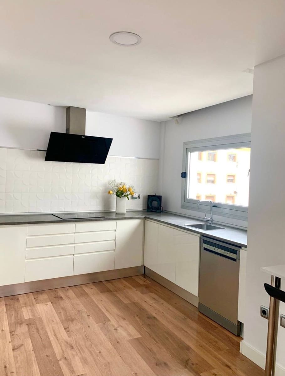 3 sypialnia Apartament do wynajęcia w Denia z garażem - 1 400 € (Ref: 8783177)