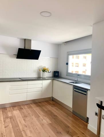 3 soveværelse Lejlighed til leje i Centro Urbano, Dénia med garage - € 1.400 (Ref: 8783177)