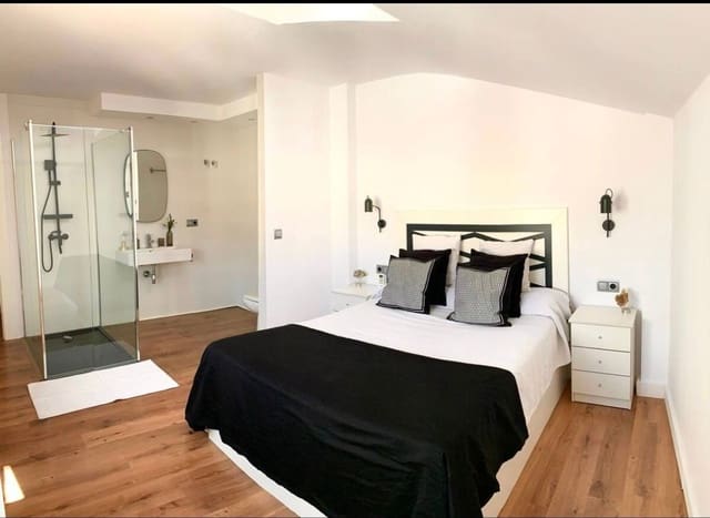 3 soveværelse Lejlighed til leje i Centro Urbano, Dénia med garage - € 1.400 (Ref: 8783177)