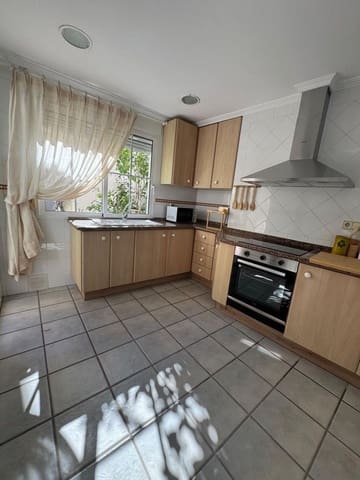 3 bedroom Townhouse for rent in Centro Urbano, Dénia with garage - € 1,450 (Ref: 8793253)