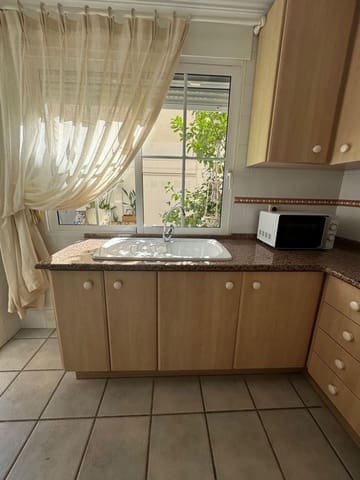 3 bedroom Townhouse for rent in Centro Urbano, Dénia with garage - € 1,450 (Ref: 8793253)