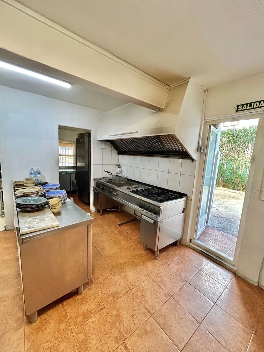 2 soveværelse Villa til salg i Denia med garage - € 500.000 (Ref: 8817059)