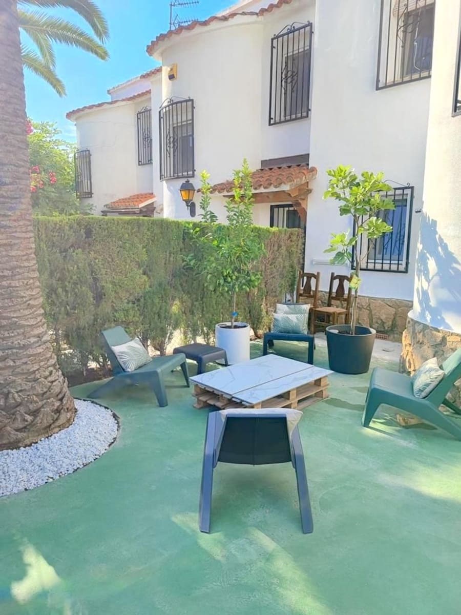 3 soveværelse Byhus til leje i Denia med swimmingpool garage - € 1.500 (Ref: 8824683)
