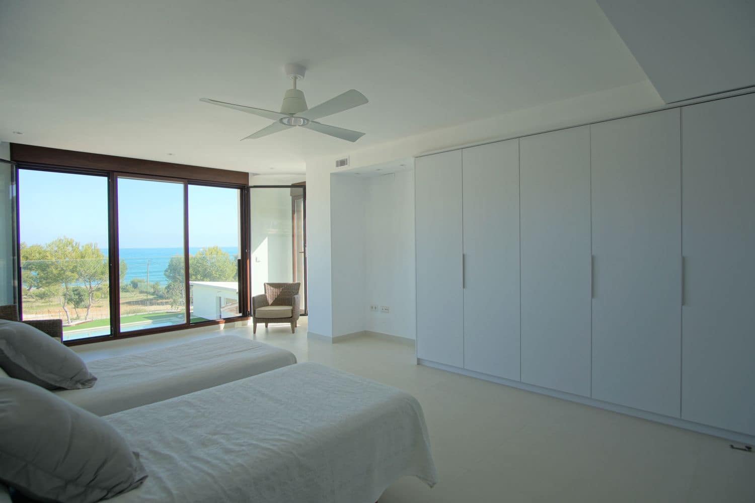 Villa/Maison de 4 chambres à louer à Denia avec piscine garage - 5 000 € (Ref: 9371387)