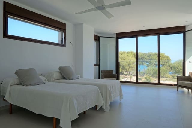4 bedroom Villa for rent in Las Rotas / Les Rotes, Dénia with pool garage - € 5,000 (Ref: 9371387)