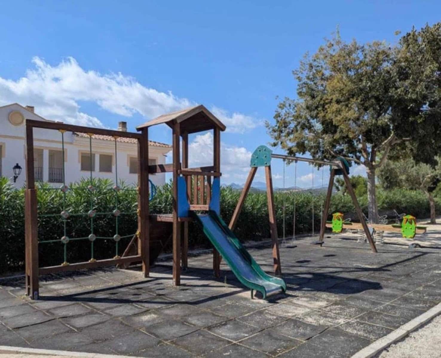 2 quarto Apartamento para venda em Denia com piscina garagem - 233 000 € (Ref: 9581399)