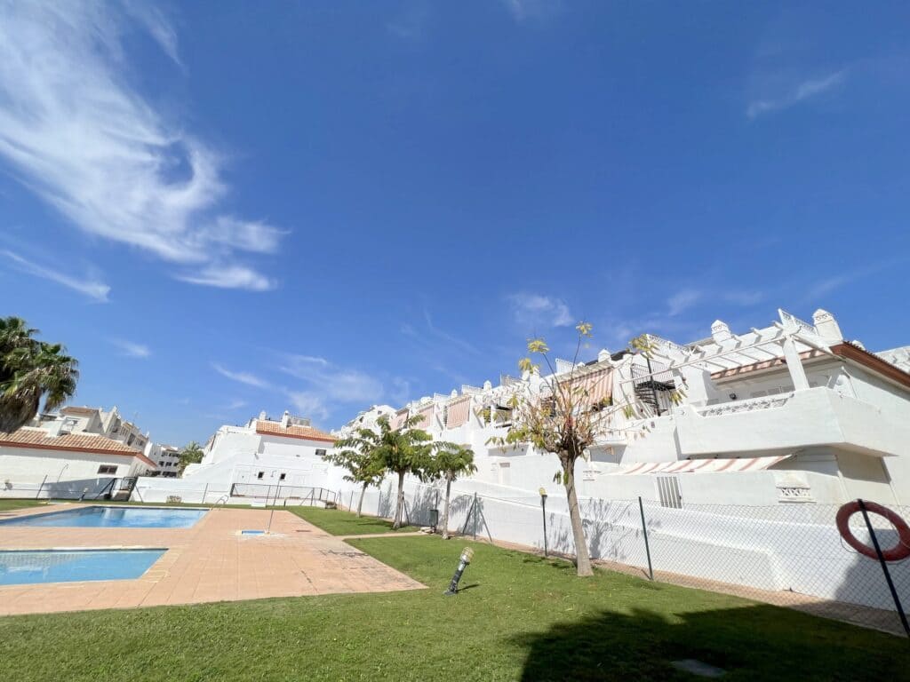 2 bedroom Townhouse for sale in Manilva Pueblo, Manilva with pool €