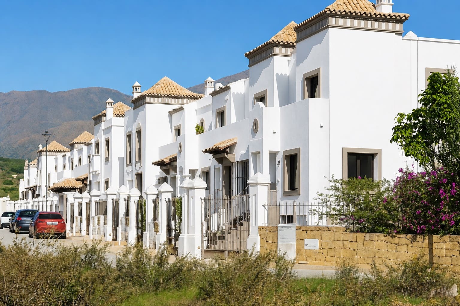 3 slaapkamer Huis te koop in Estepona met zwembad garage - € 470.000 (Ref: 10000234)