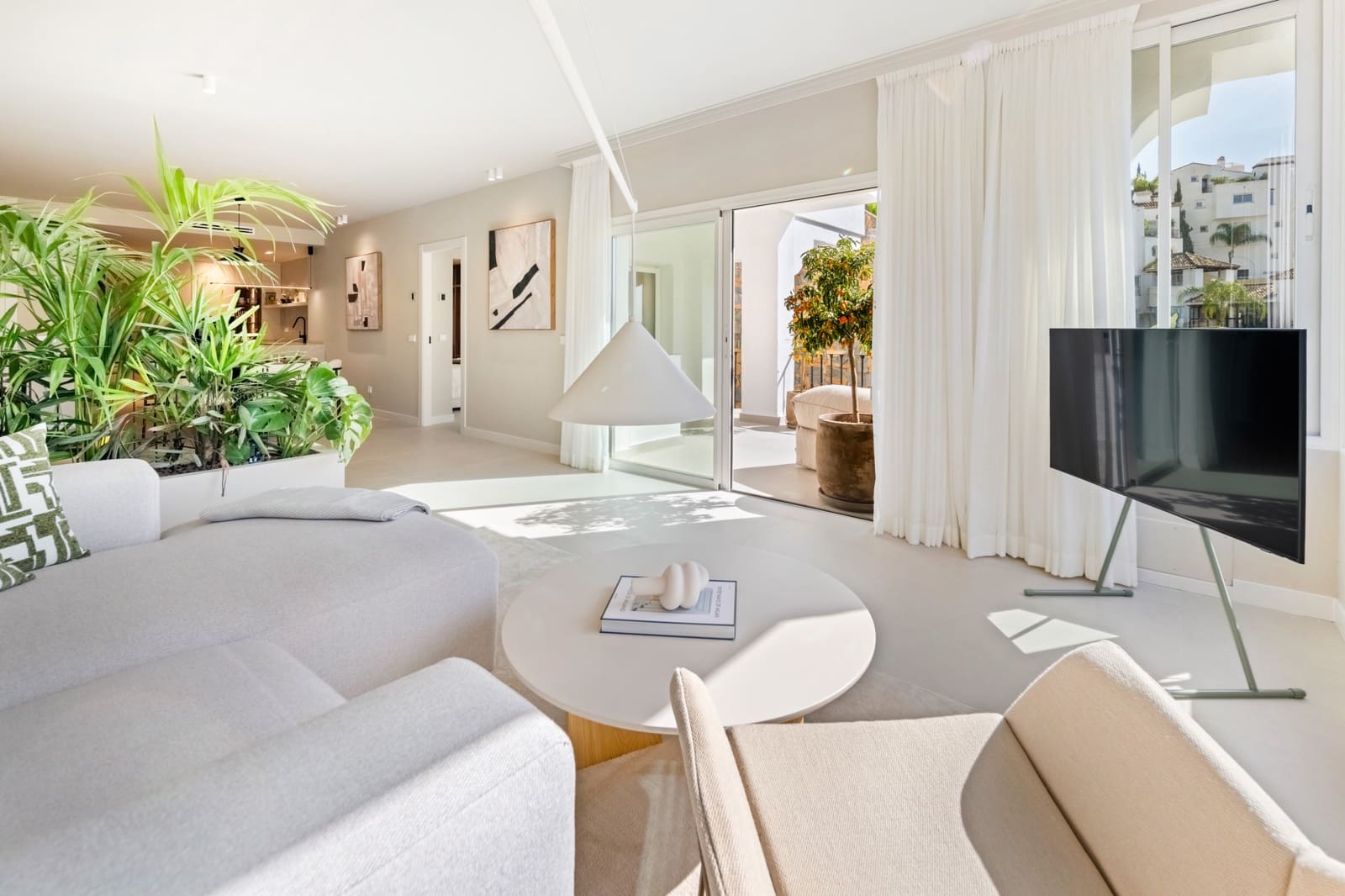 3 bedroom Apartment for sale in La Quinta with pool garage - € 799,000 (Ref: 10003861)