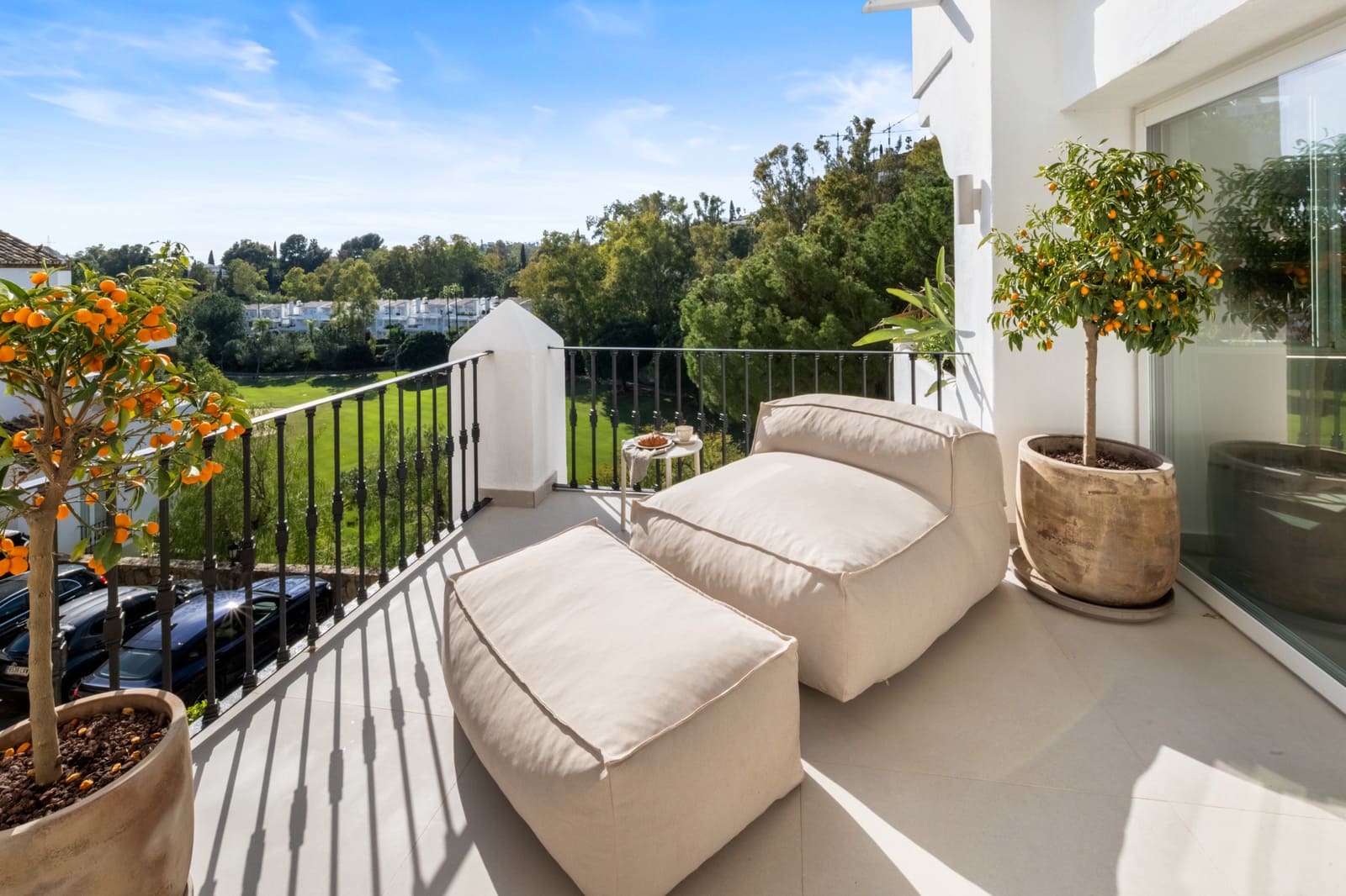 3 bedroom Apartment for sale in La Quinta with pool garage - € 799,000 (Ref: 10003861)