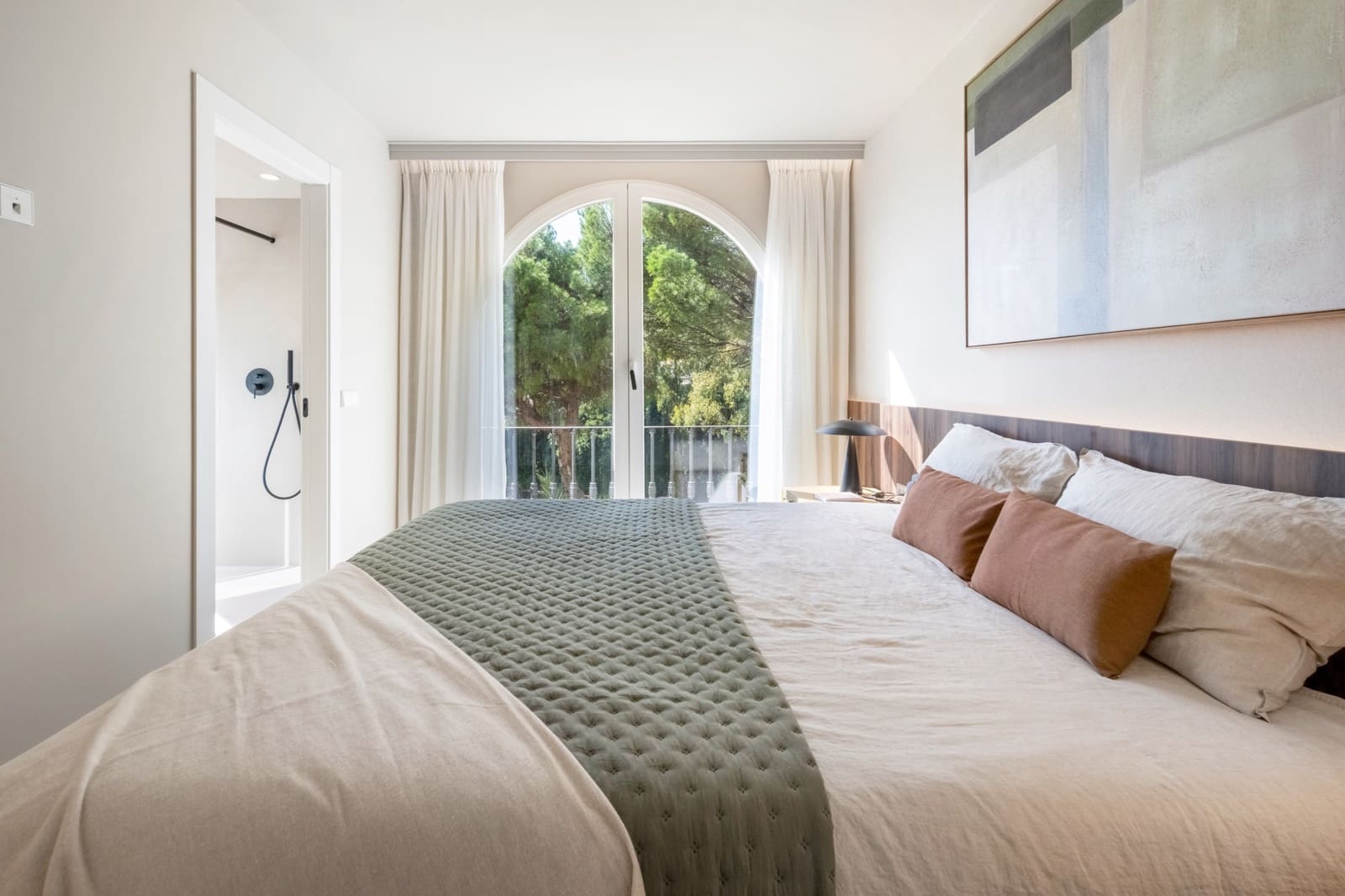 3 bedroom Apartment for sale in La Quinta with pool garage - € 799,000 (Ref: 10003861)