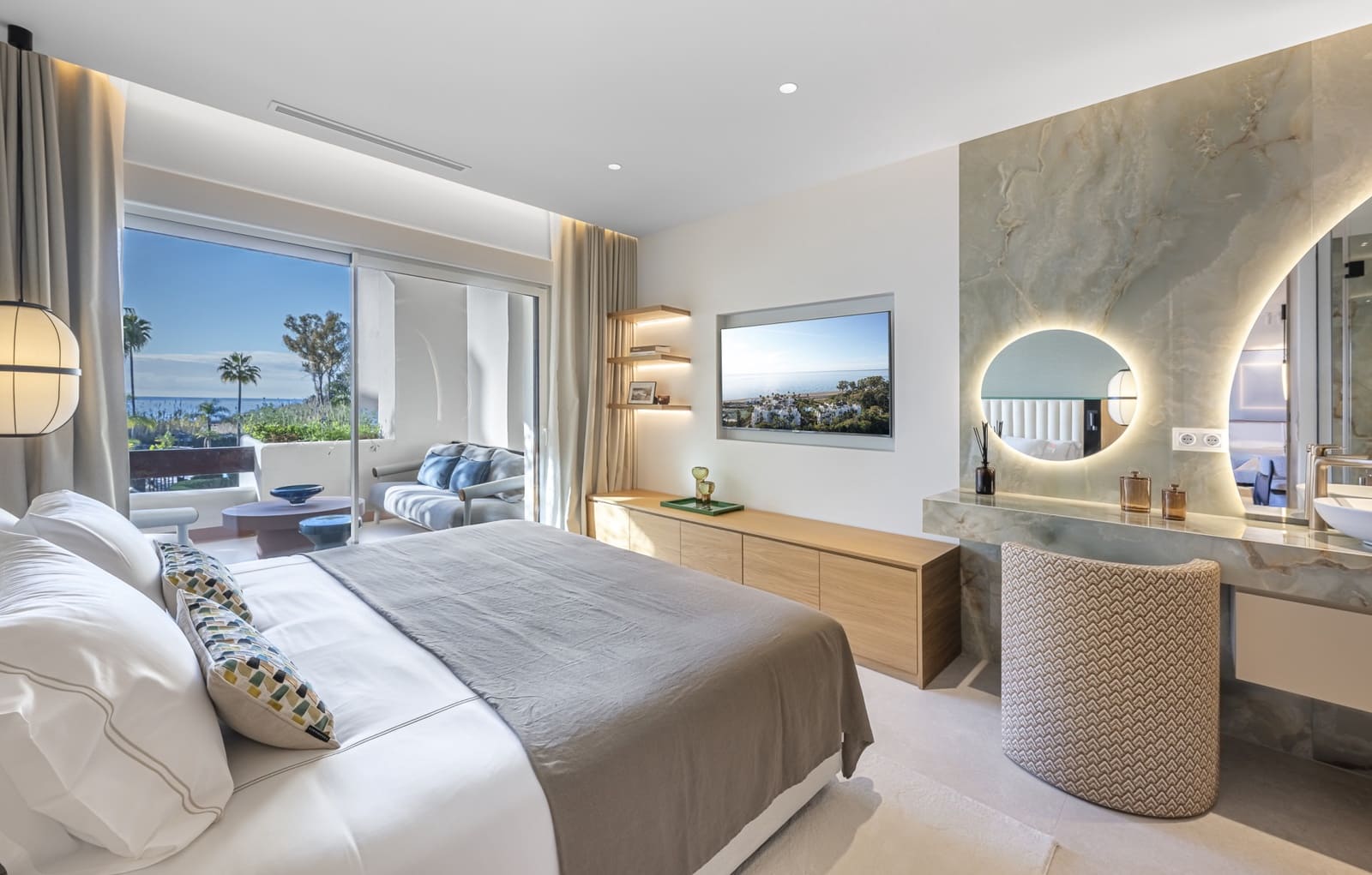 Apartamento de 3 habitaciones en Estepona en venta con piscina garaje - 1.895.000 € (Ref: 10013104)