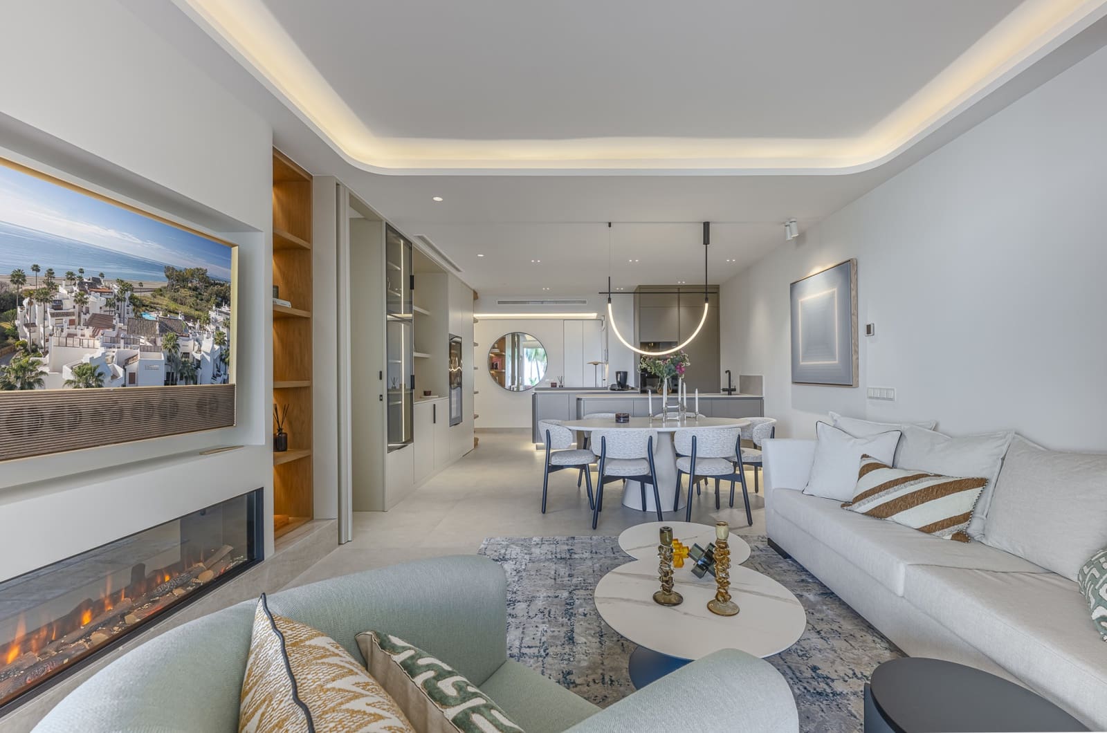 Apartamento de 3 habitaciones en Estepona en venta con piscina garaje - 1.895.000 € (Ref: 10013104)
