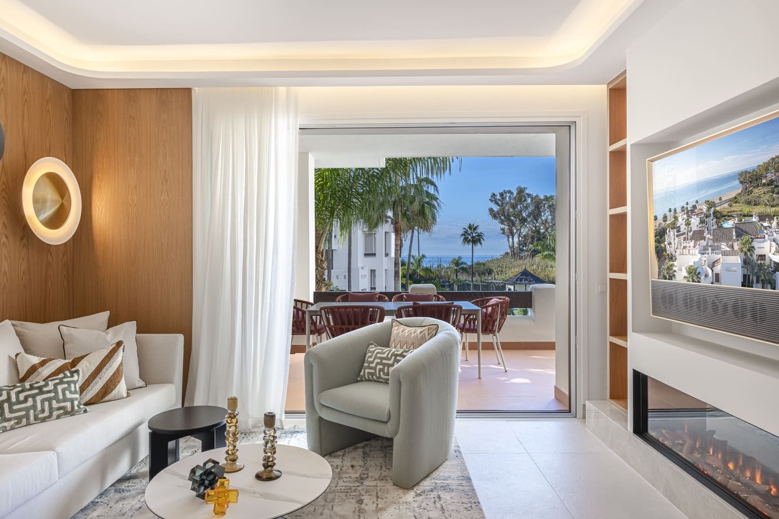 Apartamento de 3 habitaciones en Estepona en venta con piscina garaje - 1.895.000 € (Ref: 10013104)