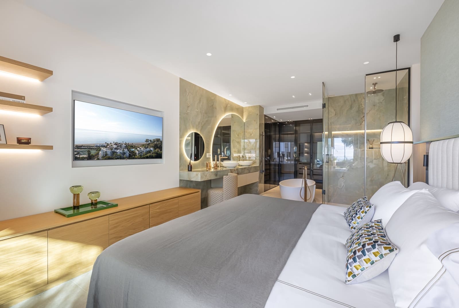 Apartamento de 3 habitaciones en Estepona en venta con piscina garaje - 1.895.000 € (Ref: 10013104)