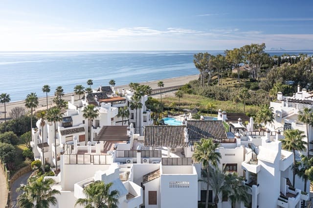 Apartamento de 3 habitaciones en Estepona en venta con piscina garaje - 1.895.000 € (Ref: 10013104)