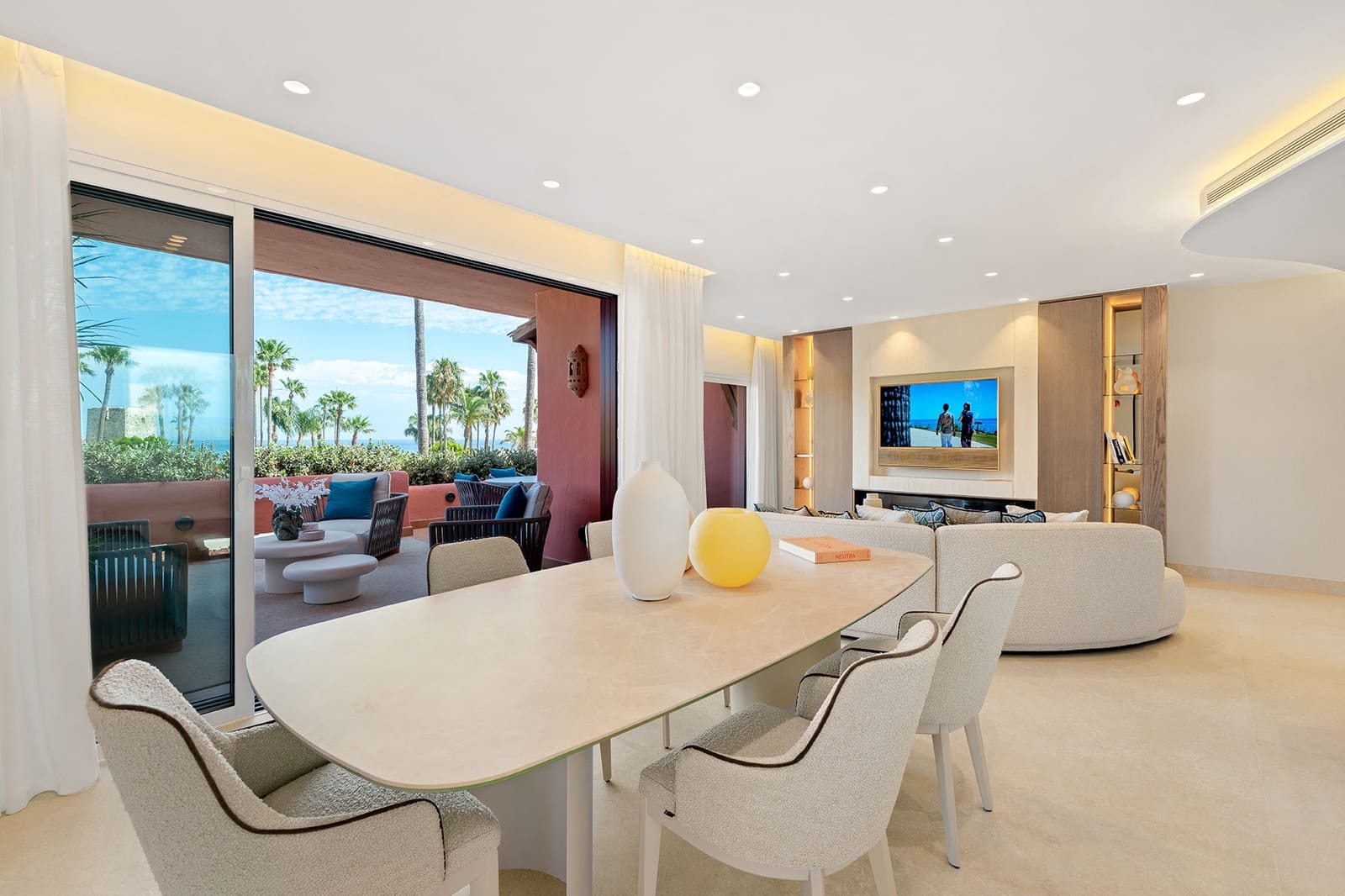 3 soveværelse Lejlighed til salg i Estepona med swimmingpool garage - € 2.395.000 (Ref: 10013106)