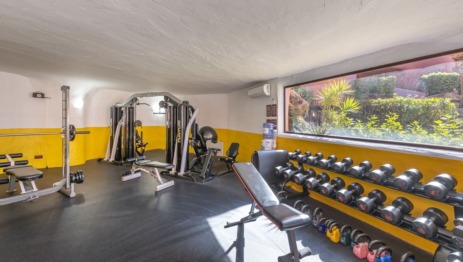 3 soveværelse Lejlighed til salg i Estepona med swimmingpool garage - € 2.395.000 (Ref: 10013106)
