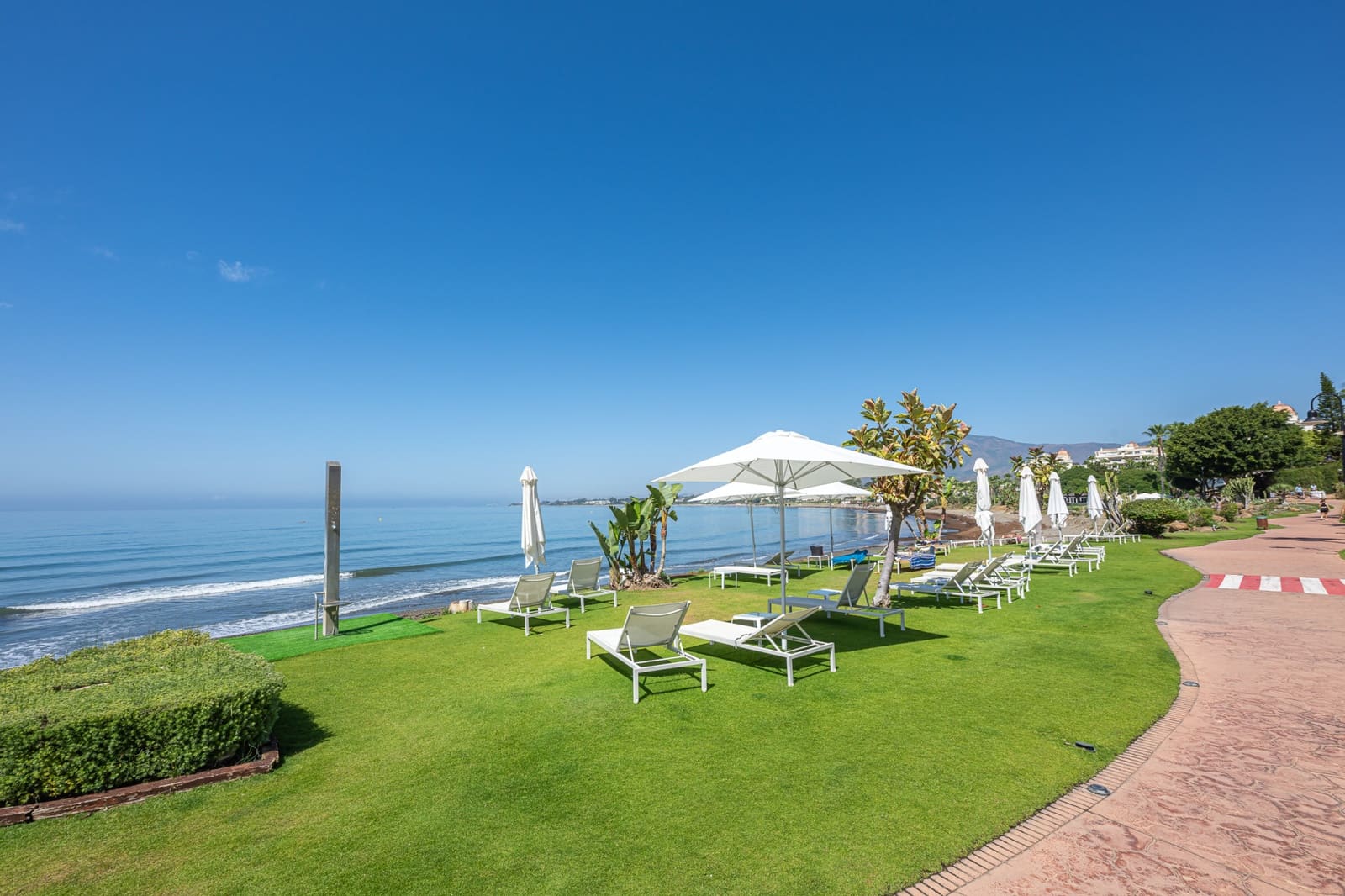 3 soveværelse Lejlighed til salg i Estepona med swimmingpool garage - € 2.395.000 (Ref: 10013106)