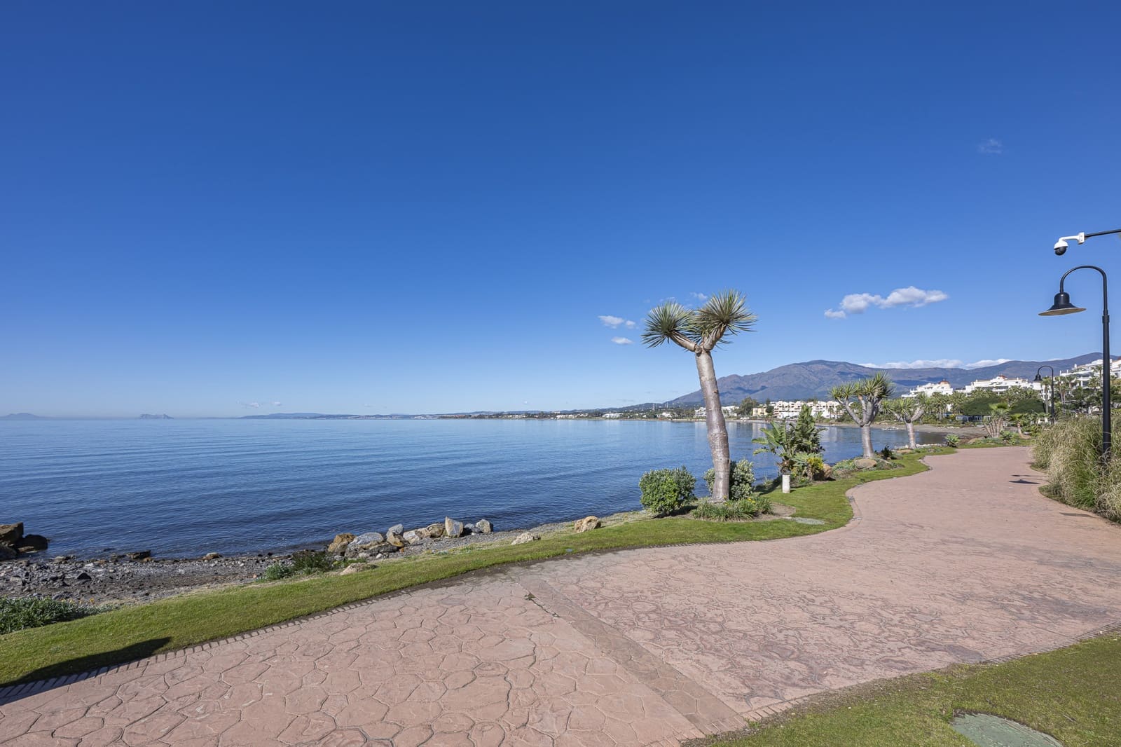 3 soveværelse Lejlighed til salg i Estepona med swimmingpool garage - € 2.395.000 (Ref: 10013106)