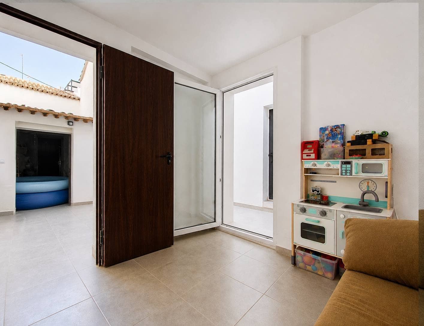 3 bedroom Townhouse for sale in Estepona with garage - € 699,000 (Ref: 10015291)