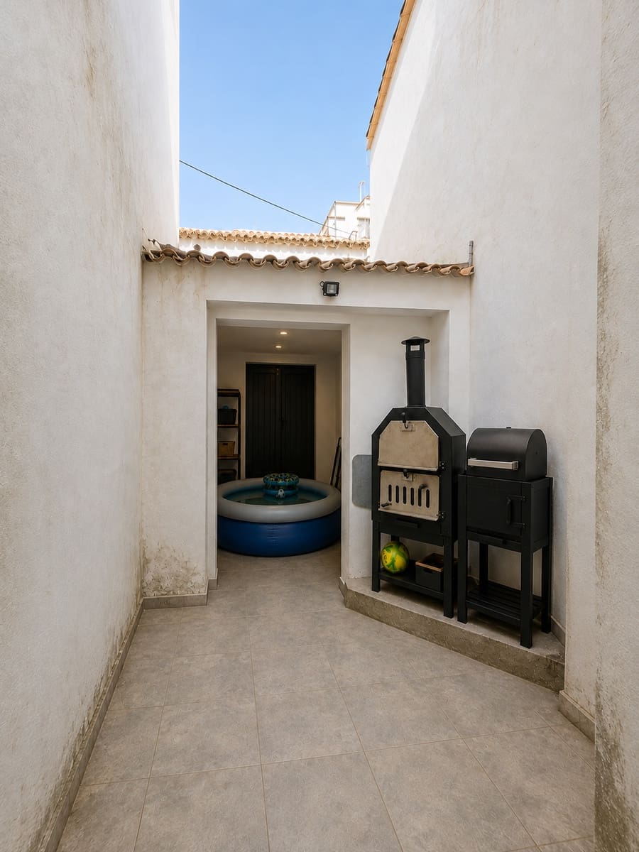 3 bedroom Townhouse for sale in Estepona with garage - € 699,000 (Ref: 10015291)