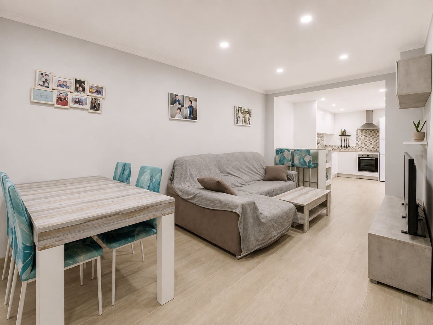 3 bedroom Townhouse for sale in Estepona with garage - € 699,000 (Ref: 10015291)